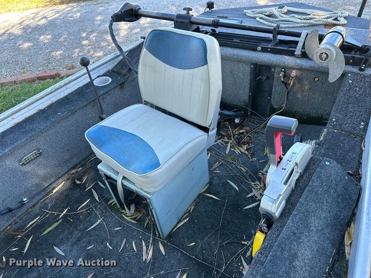 image for item KT9223 1990 Bass Tracker PF16 Special  boat