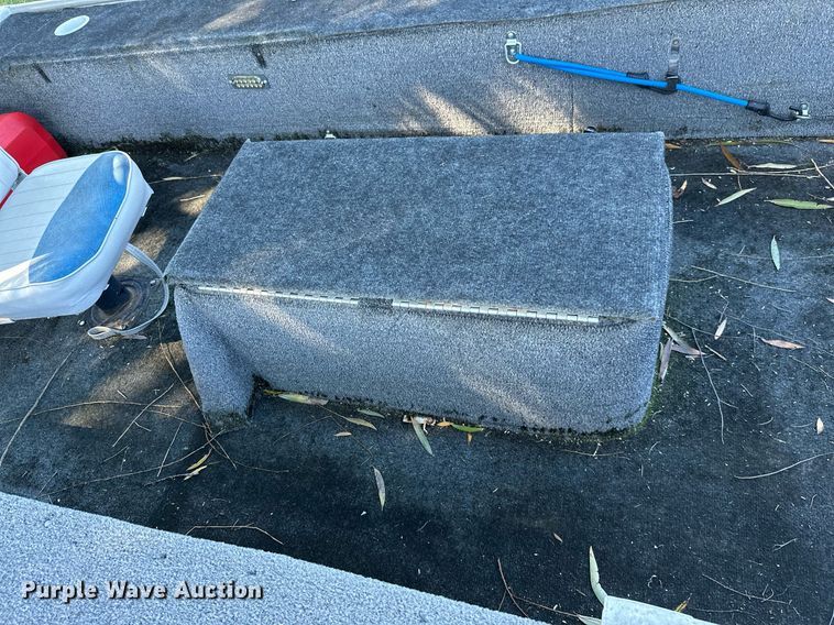 image for item KT9223 1990 Bass Tracker PF16 Special  boat