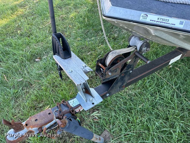 image for item KT9223 1990 Bass Tracker PF16 Special  boat