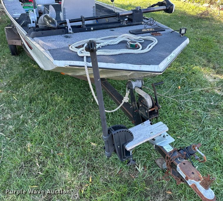 image for item KT9223 1990 Bass Tracker PF16 Special  boat