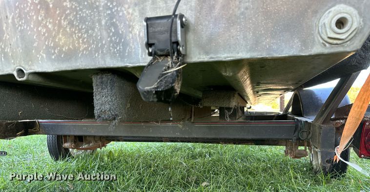 image for item KT9223 1990 Bass Tracker PF16 Special  boat