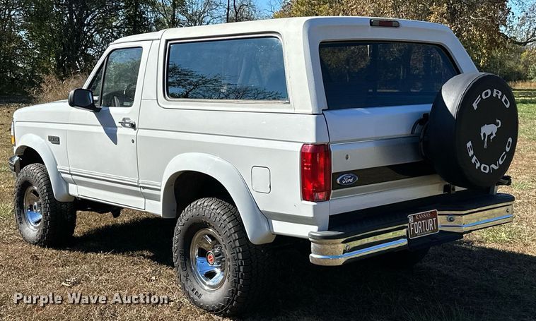 image for item KT9224 1993 Ford Bronco  SUV