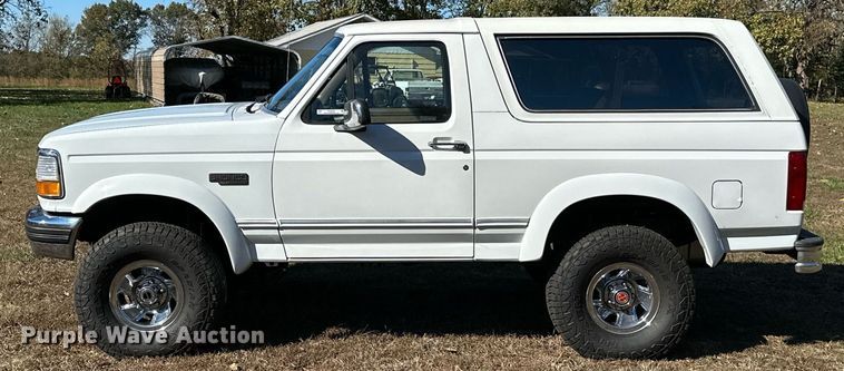 image for item KT9224 1993 Ford Bronco  SUV