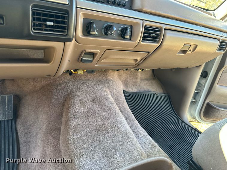 image for item KT9224 1993 Ford Bronco  SUV