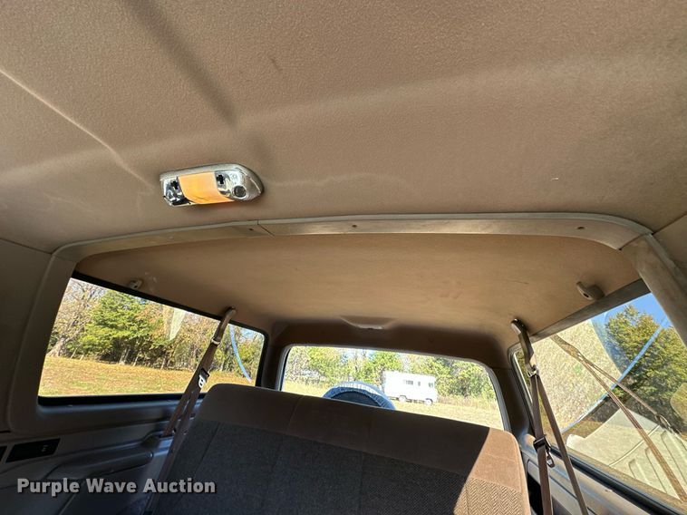 image for item KT9224 1993 Ford Bronco  SUV