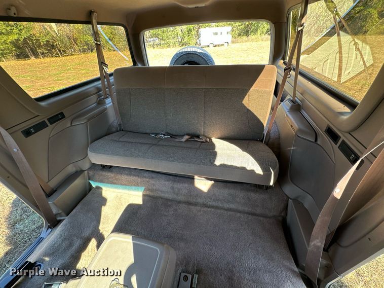 image for item KT9224 1993 Ford Bronco  SUV