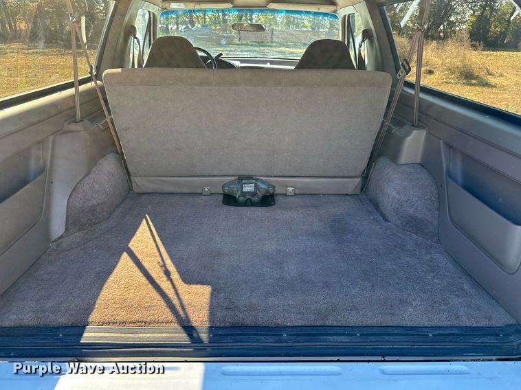 image for item KT9224 1993 Ford Bronco  SUV