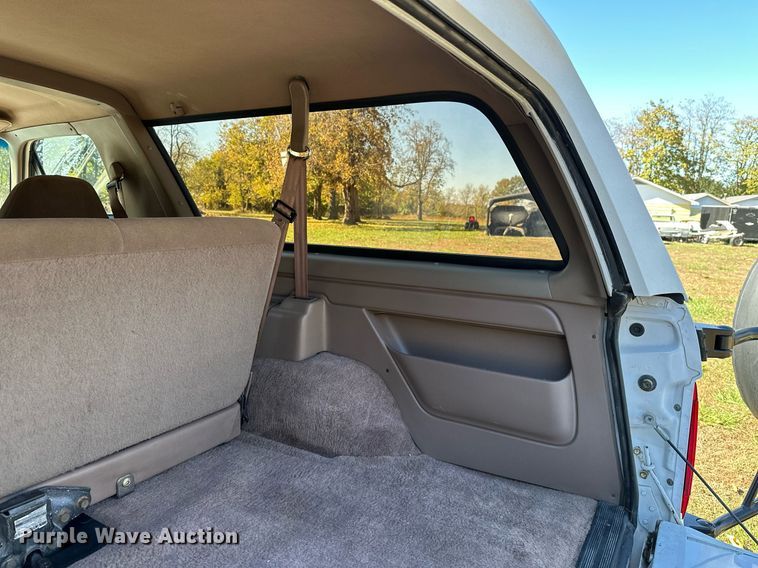 image for item KT9224 1993 Ford Bronco  SUV