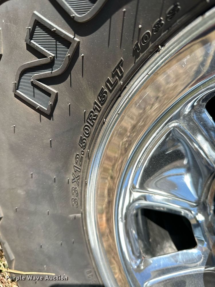 image for item KT9224 1993 Ford Bronco  SUV