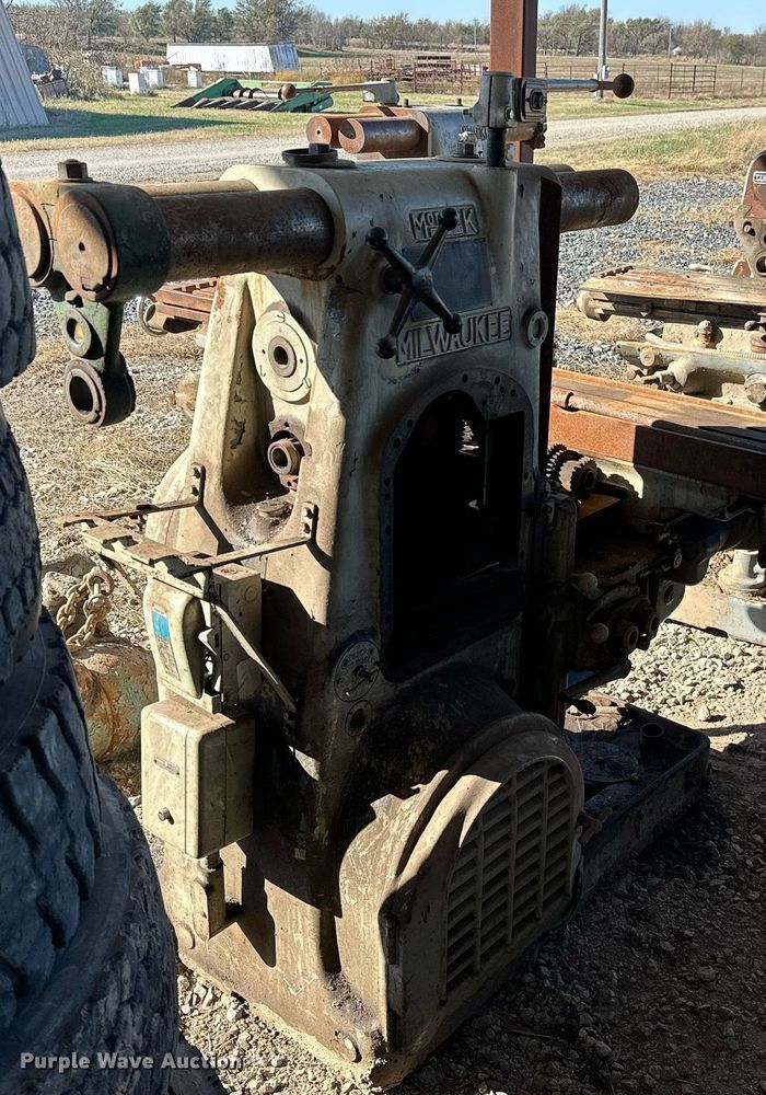 image for item KT9240 (3) milling machines