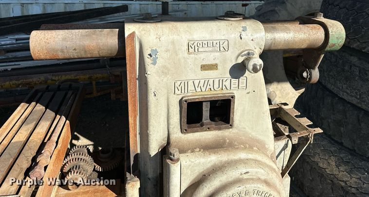 image for item KT9240 (3) milling machines