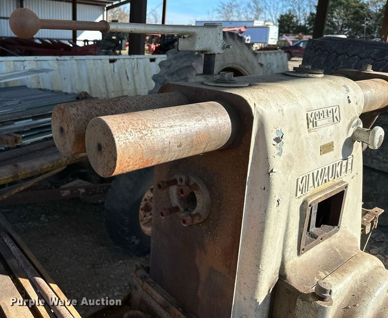 image for item KT9240 (3) milling machines