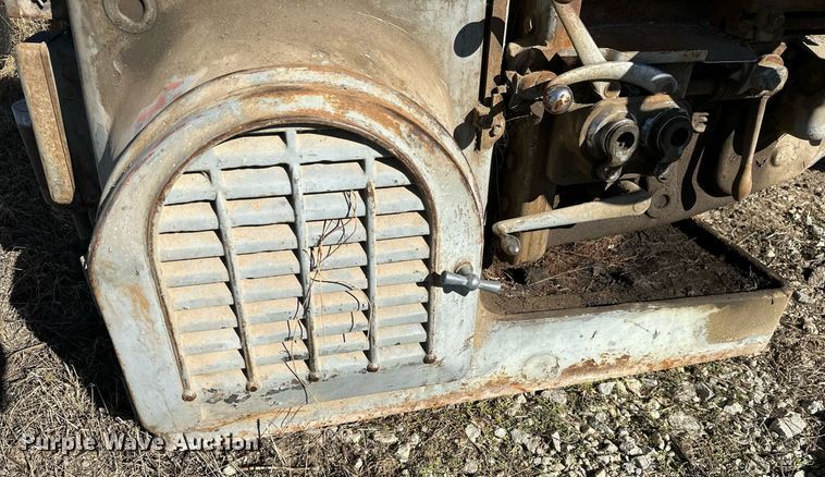 image for item KT9240 (3) milling machines