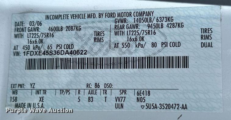 image for item KT9347 2006 Ford E450 Super Duty  shuttle bus