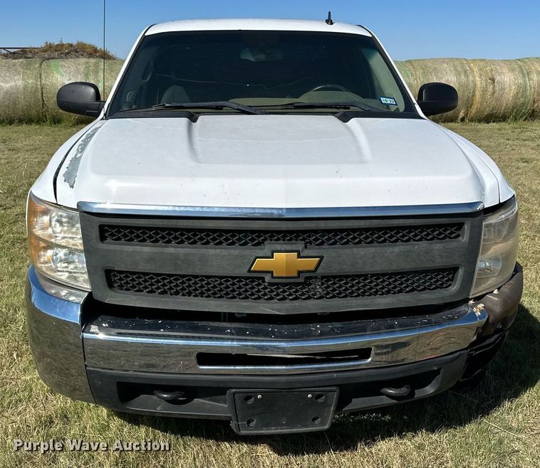 image for item KX9735 2010 Chevrolet Silverado 2500HD  Ext. Cab pickup truck