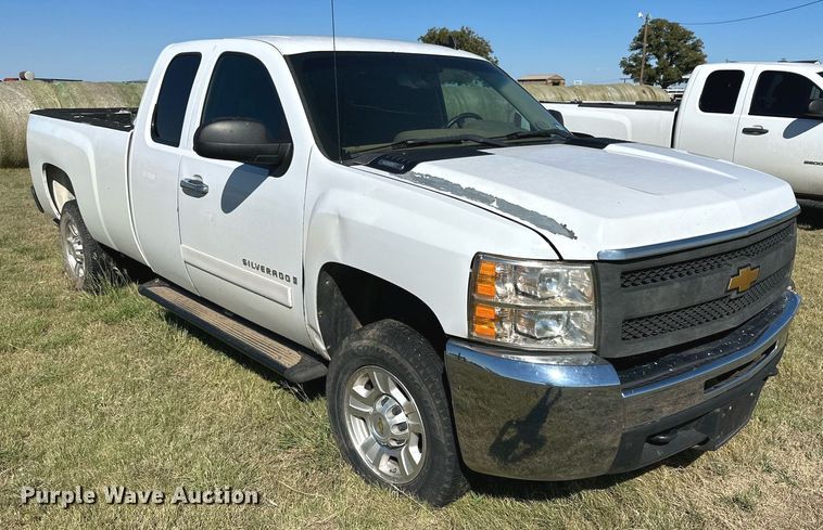 image for item KX9735 2010 Chevrolet Silverado 2500HD  Ext. Cab pickup truck