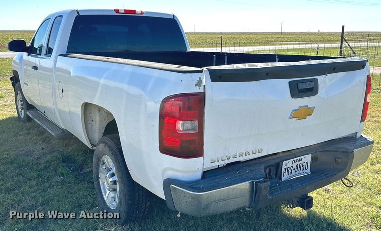 image for item KX9735 2010 Chevrolet Silverado 2500HD  Ext. Cab pickup truck