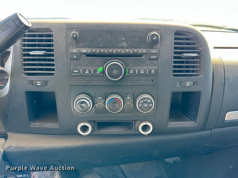 image for item KX9735 2010 Chevrolet Silverado 2500HD  Ext. Cab pickup truck