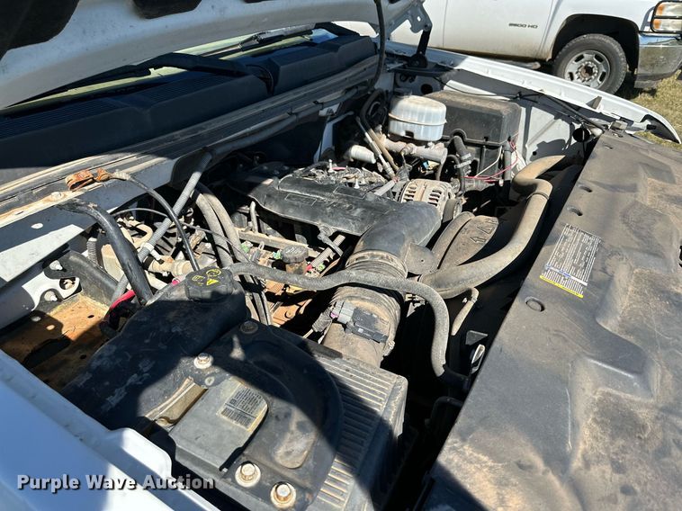 image for item KX9735 2010 Chevrolet Silverado 2500HD  Ext. Cab pickup truck