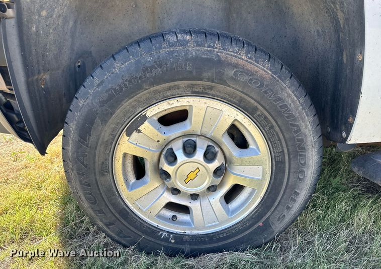 image for item KX9735 2010 Chevrolet Silverado 2500HD  Ext. Cab pickup truck