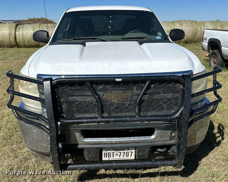 image for item KX9736 2011 Chevrolet Silverado 2500HD  Ext. Cab pickup truck