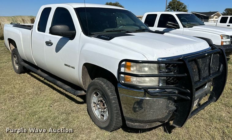 image for item KX9736 2011 Chevrolet Silverado 2500HD  Ext. Cab pickup truck