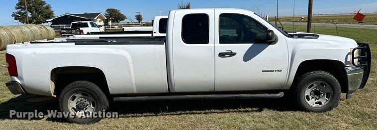 image for item KX9736 2011 Chevrolet Silverado 2500HD  Ext. Cab pickup truck