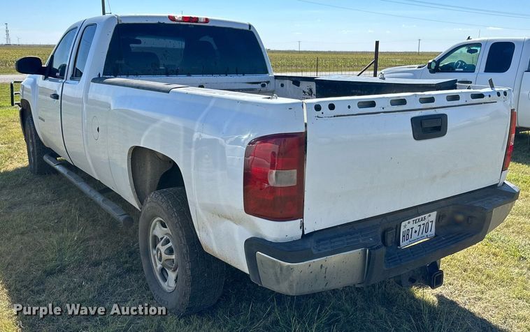 image for item KX9736 2011 Chevrolet Silverado 2500HD  Ext. Cab pickup truck