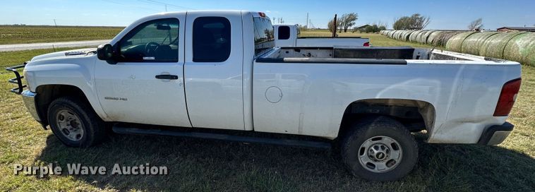 image for item KX9736 2011 Chevrolet Silverado 2500HD  Ext. Cab pickup truck