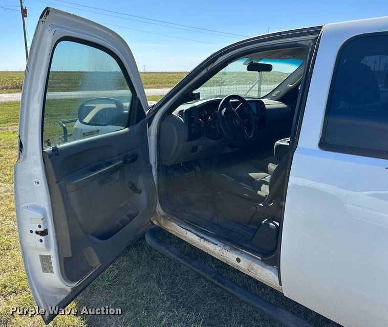image for item KX9736 2011 Chevrolet Silverado 2500HD  Ext. Cab pickup truck