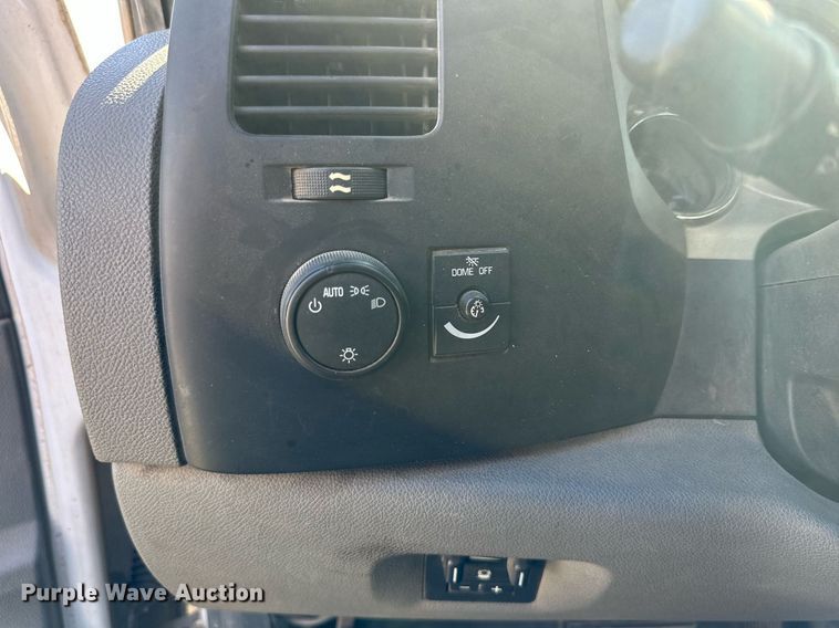 image for item KX9736 2011 Chevrolet Silverado 2500HD  Ext. Cab pickup truck