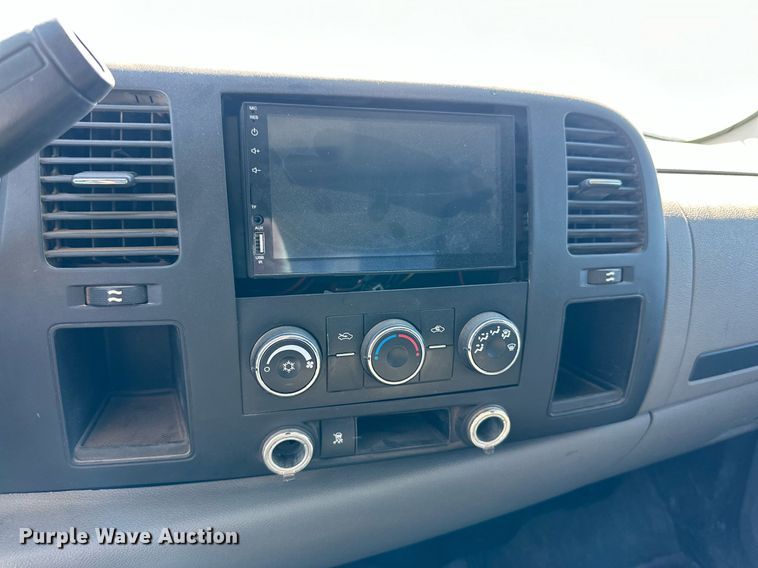 image for item KX9736 2011 Chevrolet Silverado 2500HD  Ext. Cab pickup truck