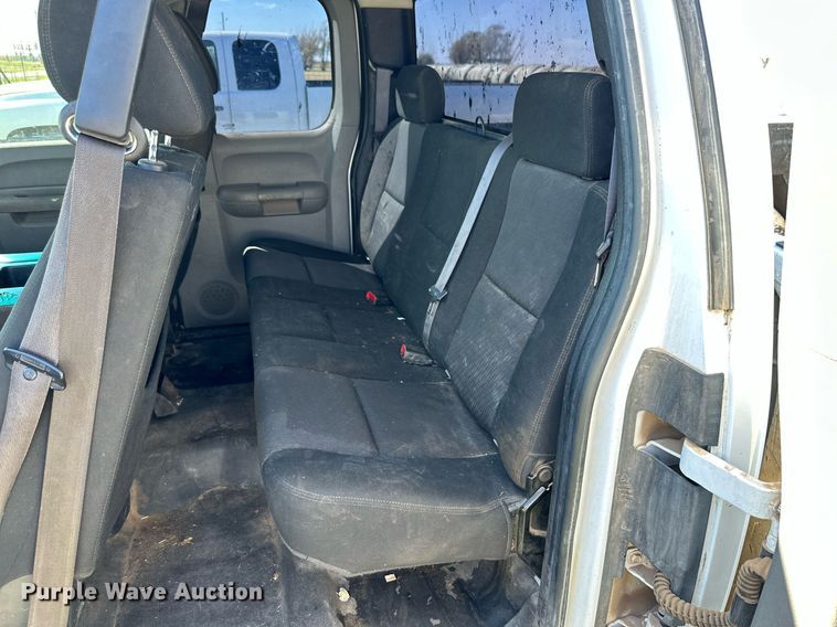 image for item KX9736 2011 Chevrolet Silverado 2500HD  Ext. Cab pickup truck