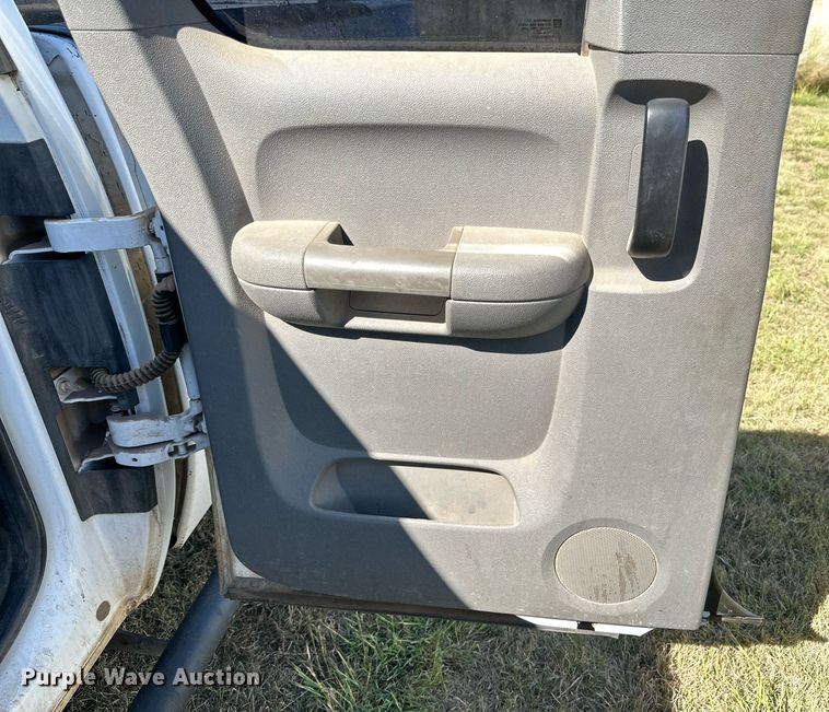 image for item KX9736 2011 Chevrolet Silverado 2500HD  Ext. Cab pickup truck