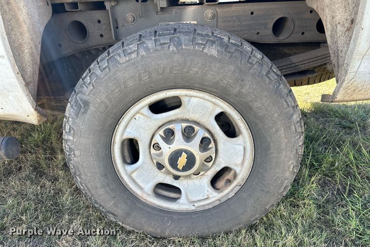 image for item KX9736 2011 Chevrolet Silverado 2500HD  Ext. Cab pickup truck