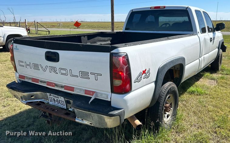 image for item KX9737 2006 Chevrolet Silverado 3500  Ext. Cab pickup truck
