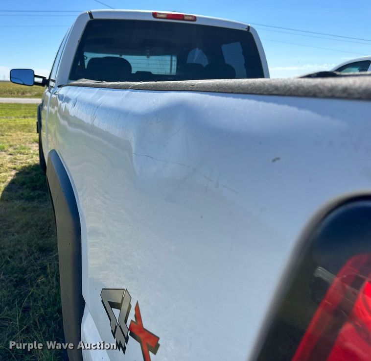 image for item KX9737 2006 Chevrolet Silverado 3500  Ext. Cab pickup truck