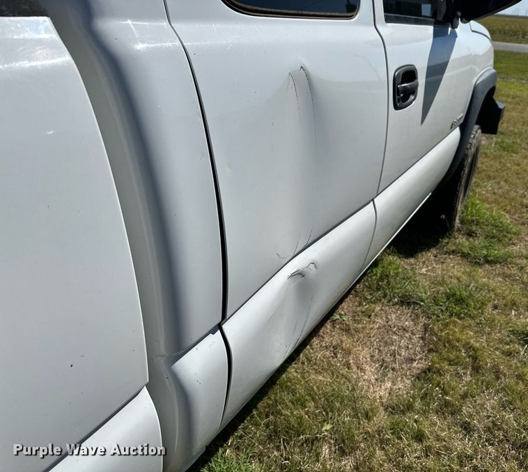 image for item KX9737 2006 Chevrolet Silverado 3500  Ext. Cab pickup truck
