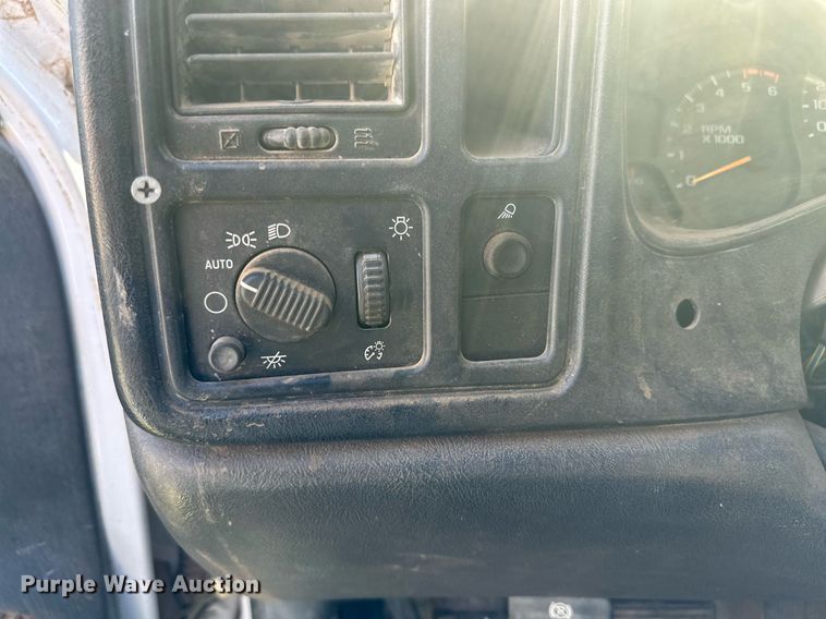 image for item KX9737 2006 Chevrolet Silverado 3500  Ext. Cab pickup truck