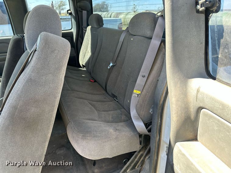 image for item KX9737 2006 Chevrolet Silverado 3500  Ext. Cab pickup truck