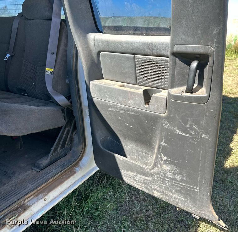 image for item KX9737 2006 Chevrolet Silverado 3500  Ext. Cab pickup truck