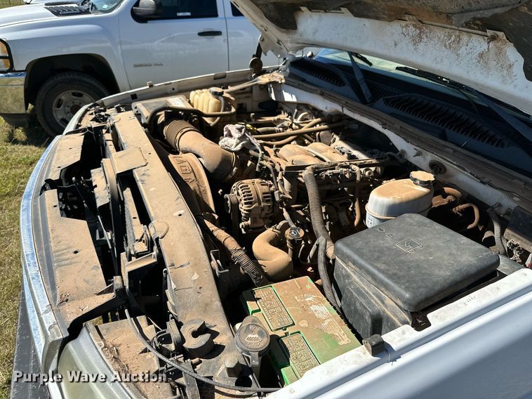 image for item KX9737 2006 Chevrolet Silverado 3500  Ext. Cab pickup truck