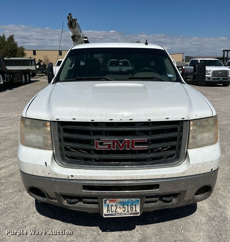 image for item KX9742 2009 GMC Sierra 3500HD  utility bed pickup truck