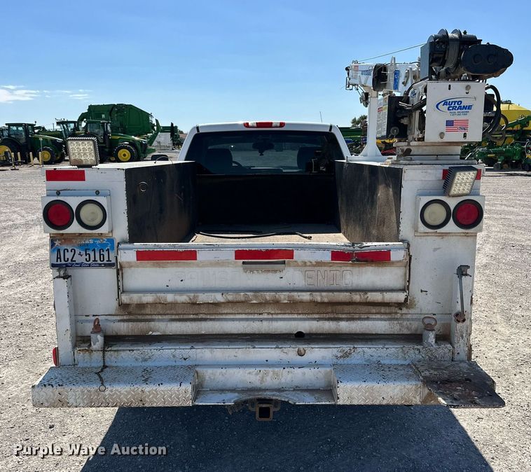 image for item KX9742 2009 GMC Sierra 3500HD  utility bed pickup truck