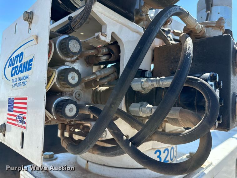 image for item KX9742 2009 GMC Sierra 3500HD  utility bed pickup truck