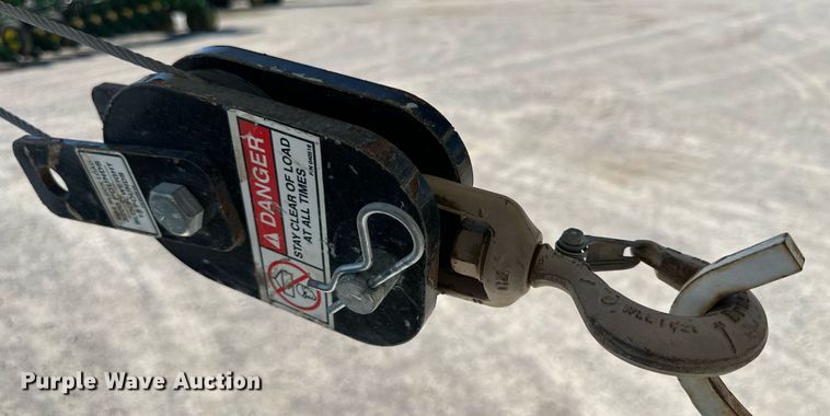 image for item KX9742 2009 GMC Sierra 3500HD  utility bed pickup truck