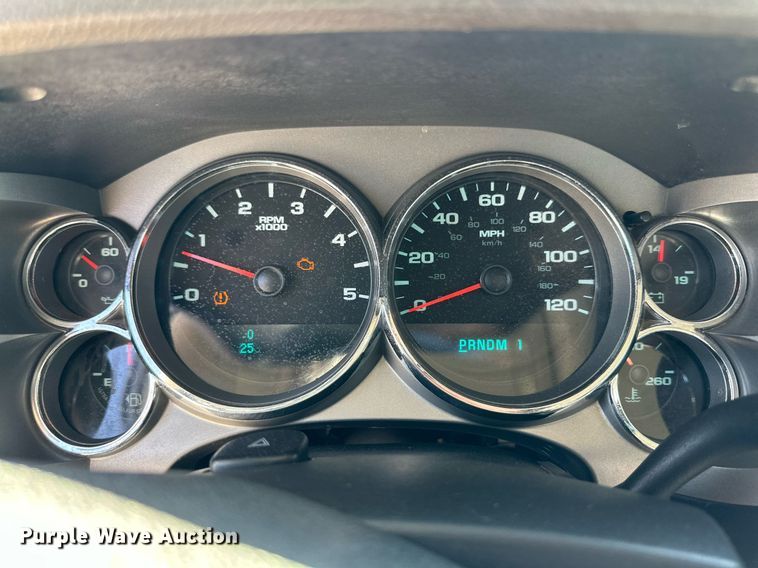 image for item KX9742 2009 GMC Sierra 3500HD  utility bed pickup truck