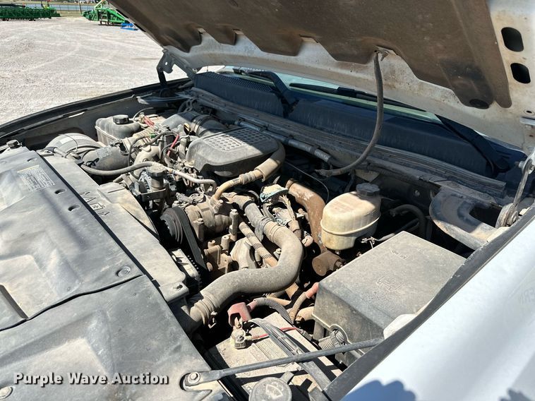 image for item KX9742 2009 GMC Sierra 3500HD  utility bed pickup truck