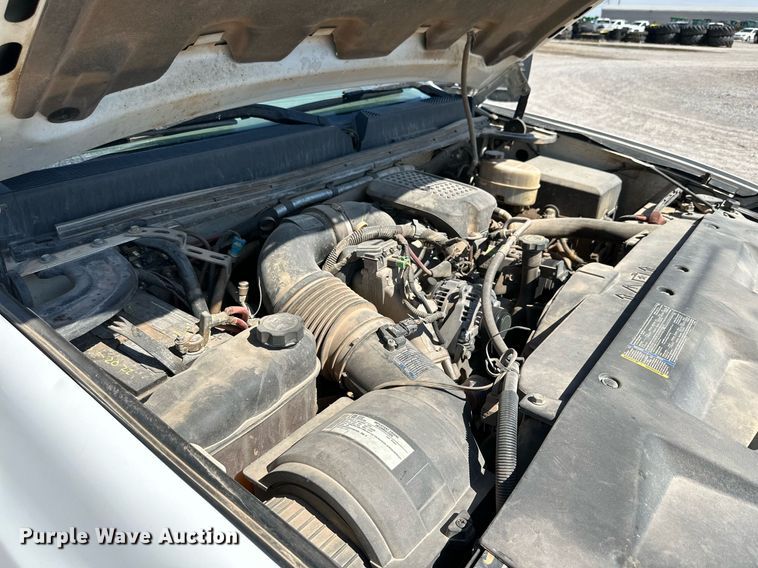 image for item KX9742 2009 GMC Sierra 3500HD  utility bed pickup truck