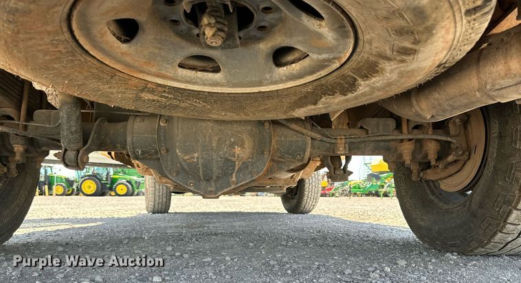 image for item KX9742 2009 GMC Sierra 3500HD  utility bed pickup truck